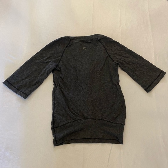 LULULEMON Women’s Scoop Neck, 1/4 Sleeve, Cinched Waist Top, Size 8 - Picture 4 of 7